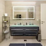 Villa Luxoria *
