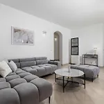 Villa Luxoria