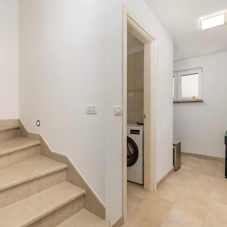 Luxoria Villa Peroj