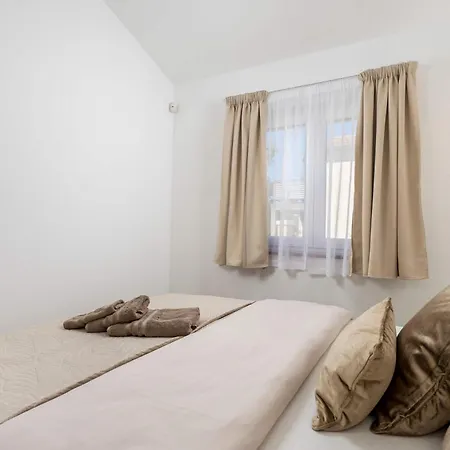 Villa Luxoria *